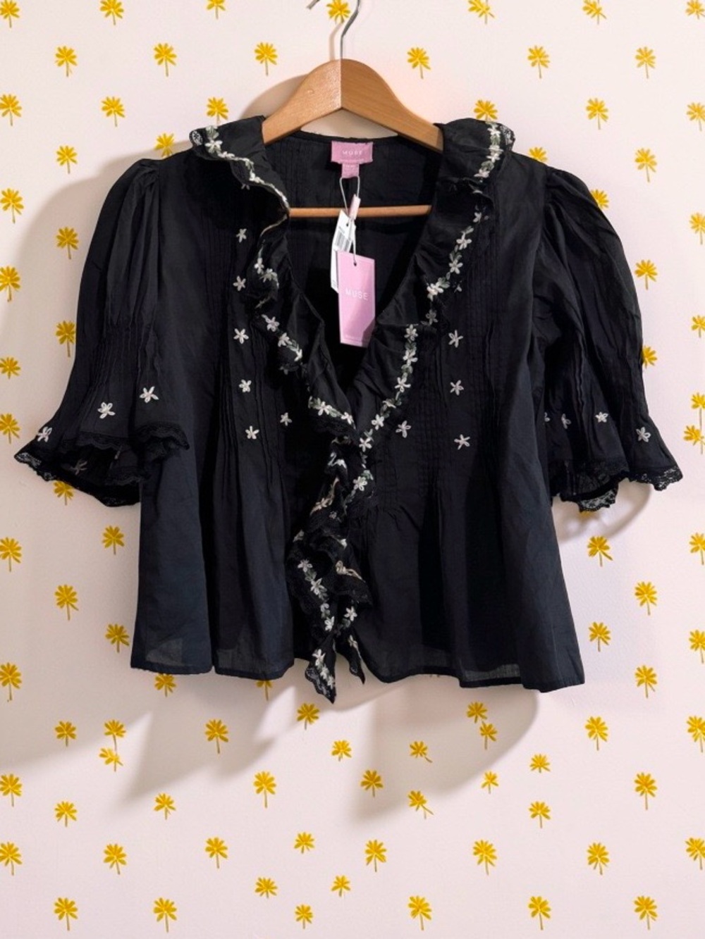 Anthropologie,Muse,Black Ruffle-Front flower Embroidery Blouse,top,puff sleeve